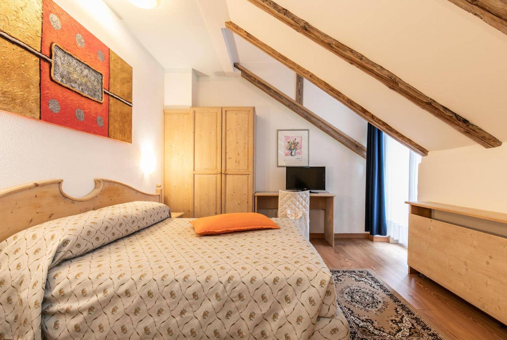 G. Hotel Des Alpes San Martino Di Castrozza Exteriör bild