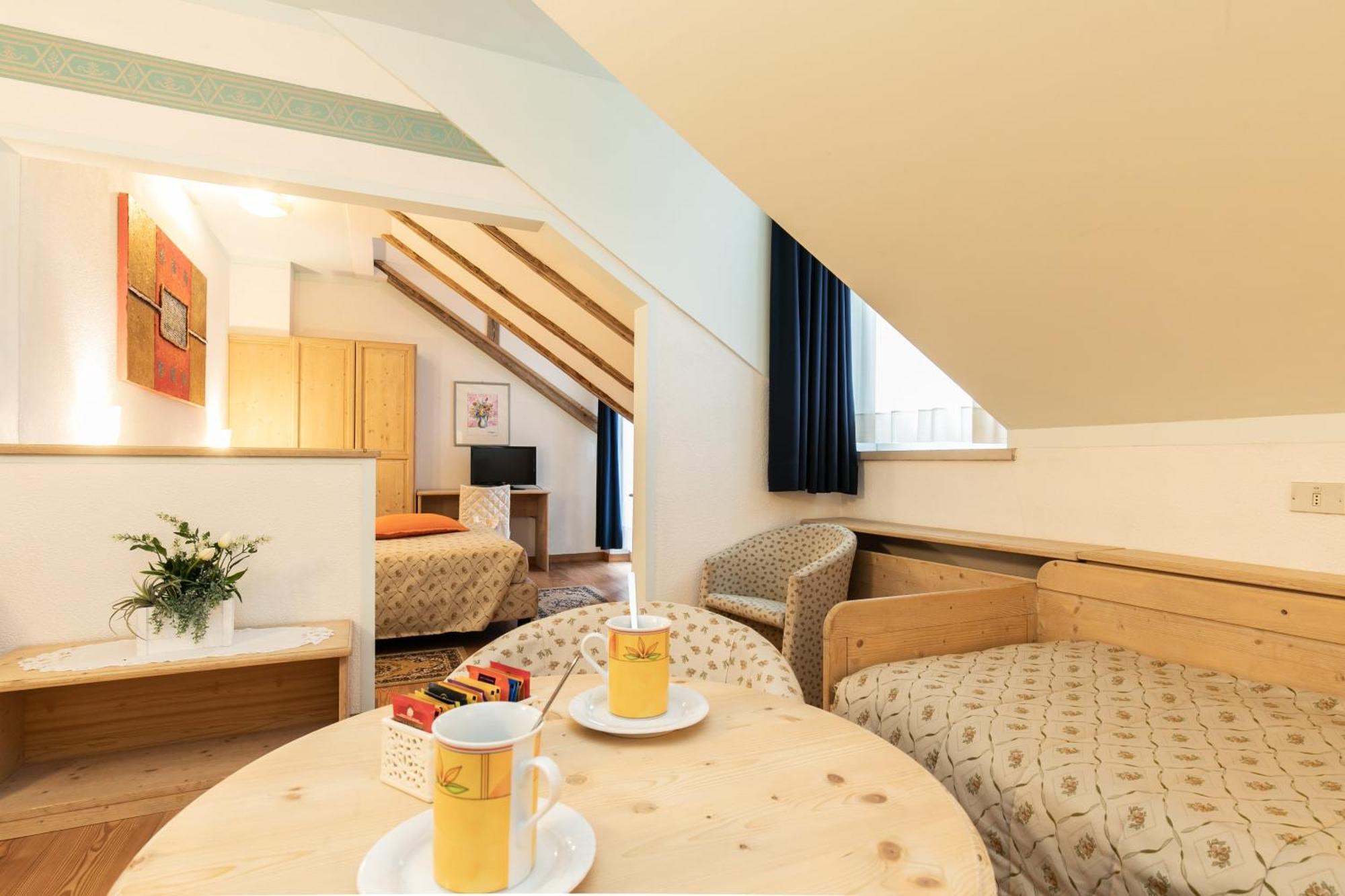 G. Hotel Des Alpes San Martino Di Castrozza Exteriör bild