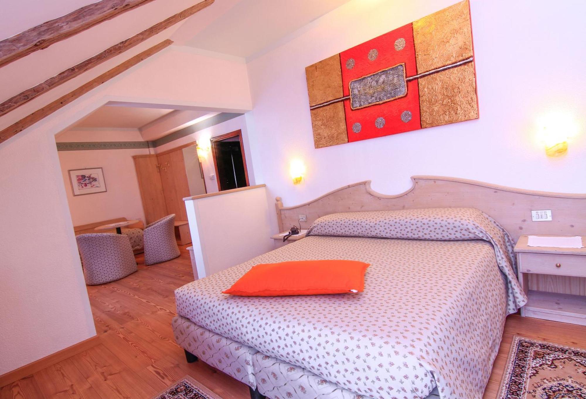 G. Hotel Des Alpes San Martino Di Castrozza Exteriör bild