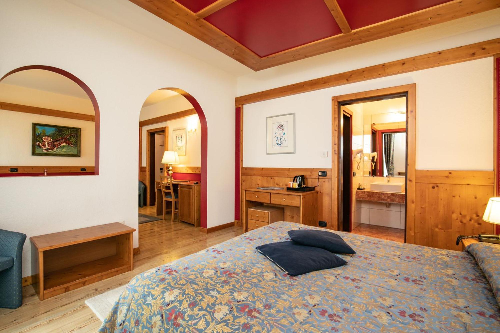 G. Hotel Des Alpes San Martino Di Castrozza Exteriör bild