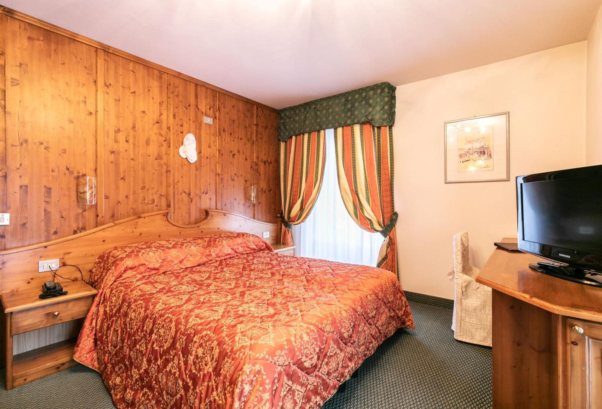 G. Hotel Des Alpes San Martino Di Castrozza Exteriör bild