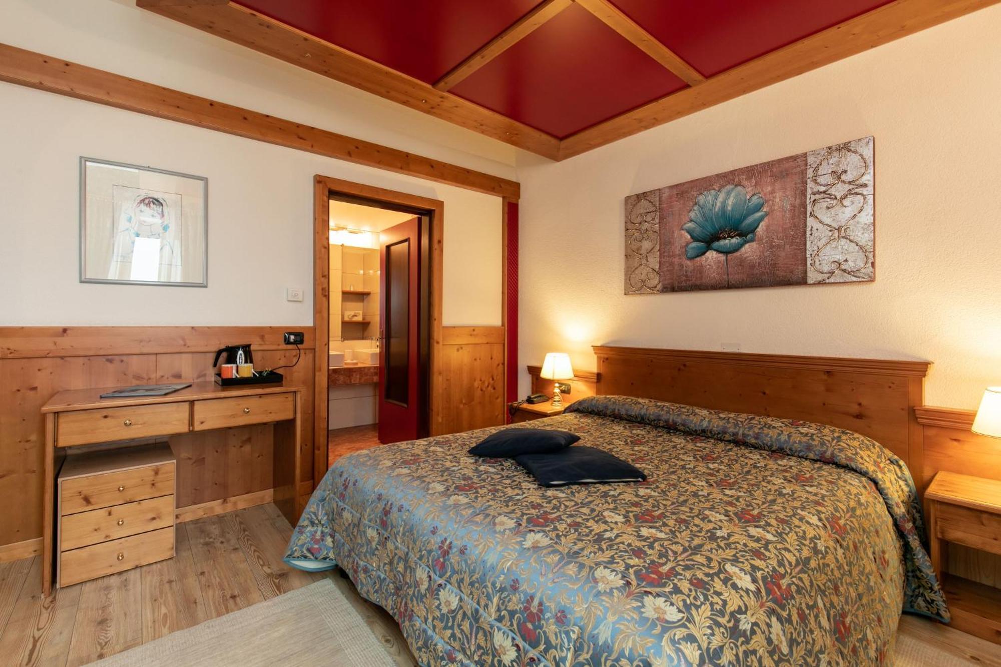 G. Hotel Des Alpes San Martino Di Castrozza Exteriör bild