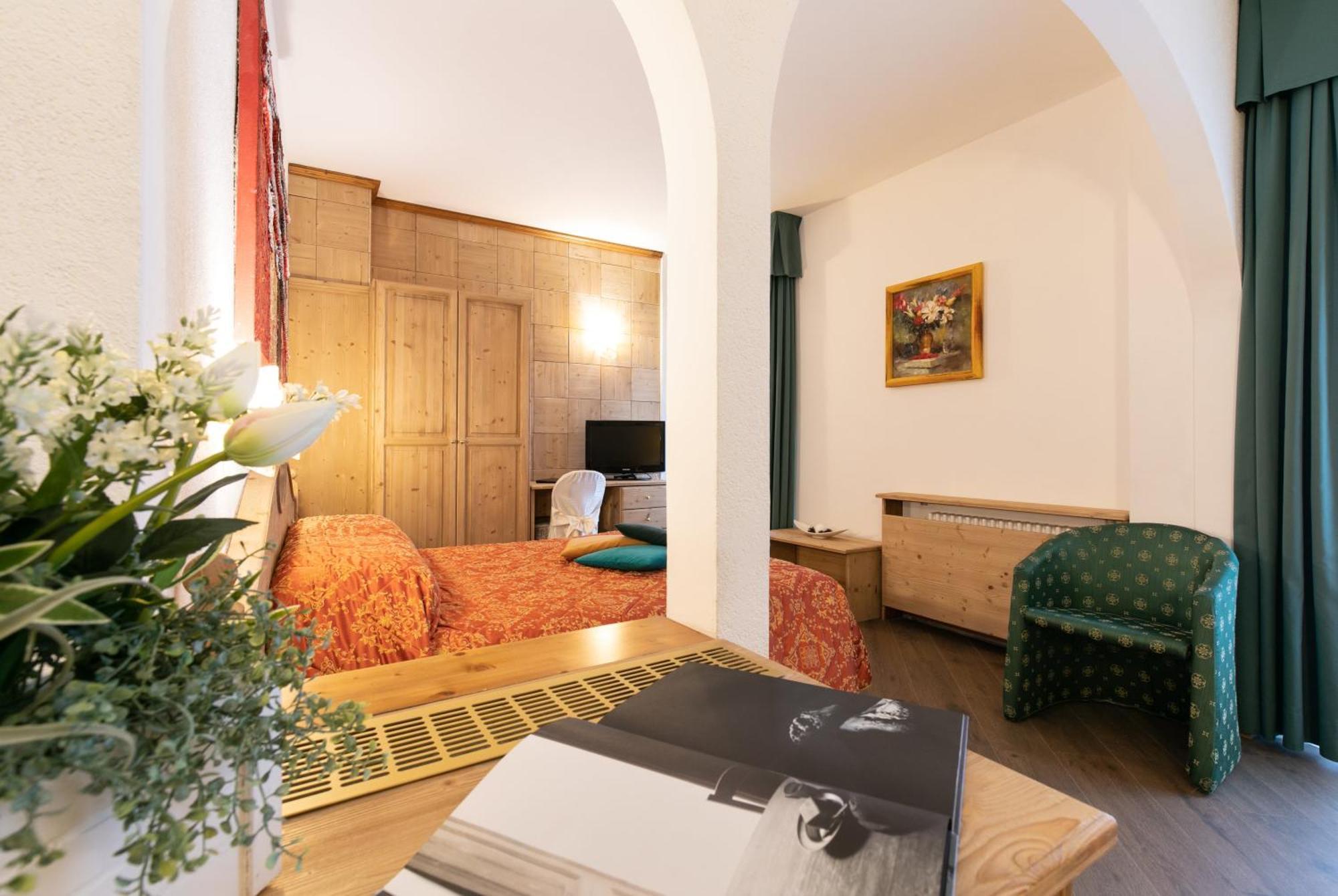 G. Hotel Des Alpes San Martino Di Castrozza Exteriör bild